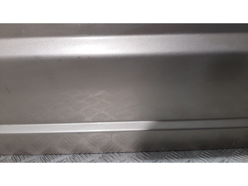 Recambio de puerta delantera derecha para dodge caliber s referencia OEM IAM 05074154AI ORO 