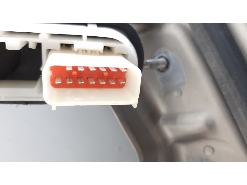 Recambio de puerta delantera derecha para dodge caliber s referencia OEM IAM 05074154AI ORO 