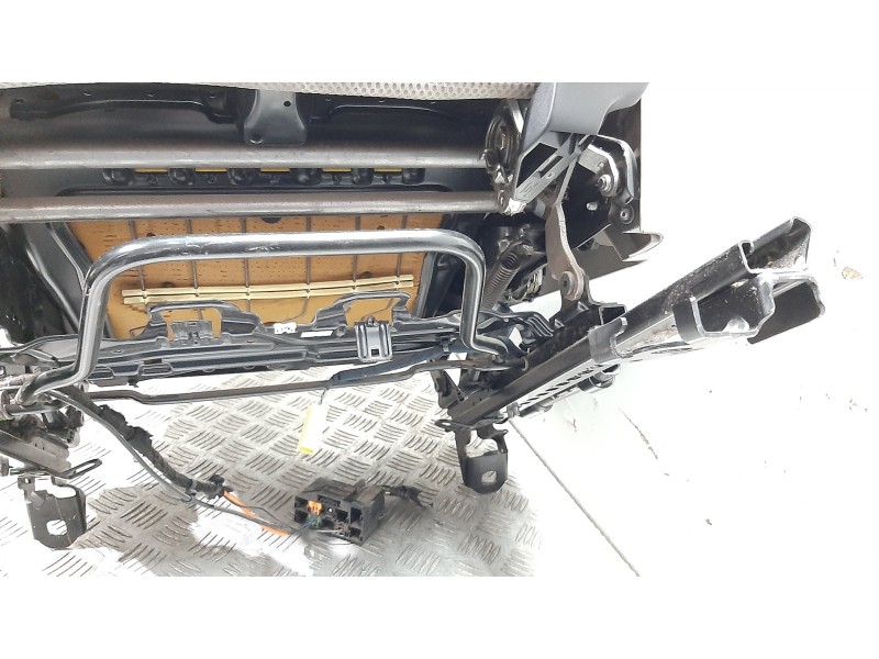 Recambio de asiento delantero izquierdo para volvo v50 familiar 1.8 kinetic referencia OEM IAM  BEIG 