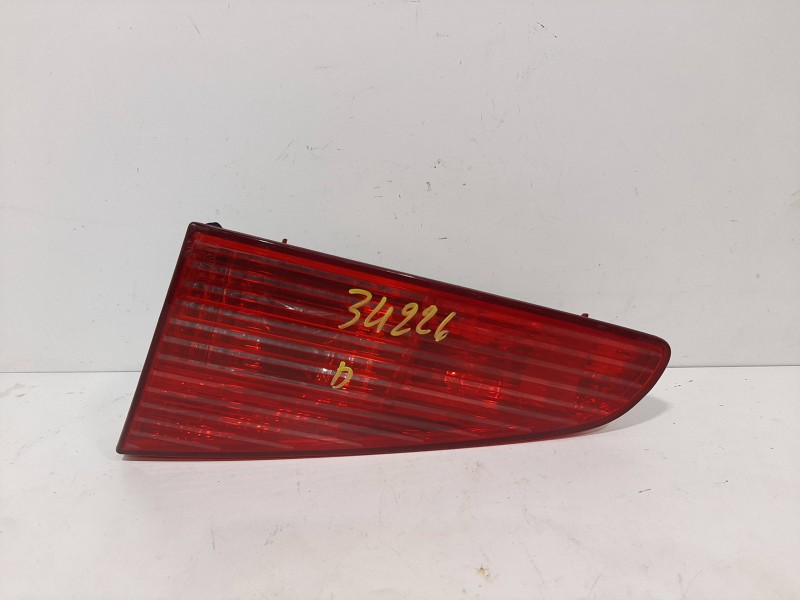Recambio de piloto porton trasero derecho para peugeot 607 (s1) básico referencia OEM IAM   