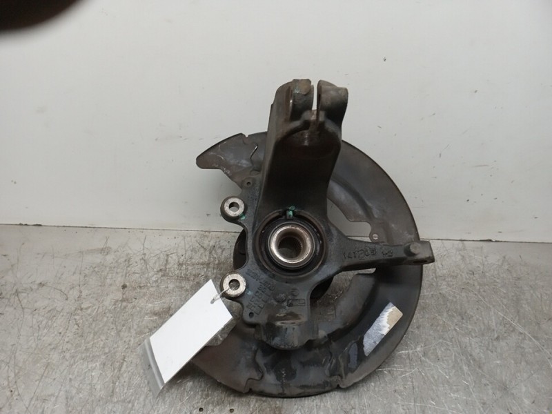 Recambio de mangueta delantera derecha para volvo v50 familiar 1.8 kinetic referencia OEM IAM 31212948  