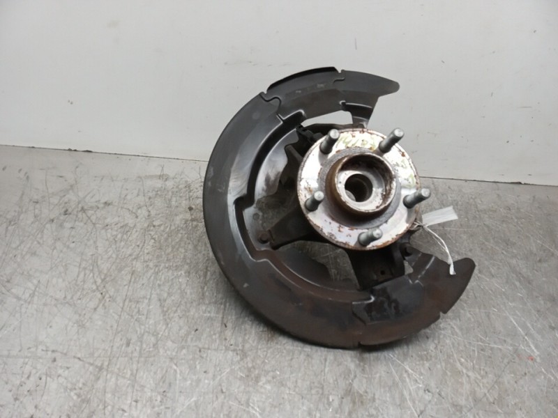 Recambio de mangueta delantera derecha para volvo v50 familiar 1.8 kinetic referencia OEM IAM 31212948  