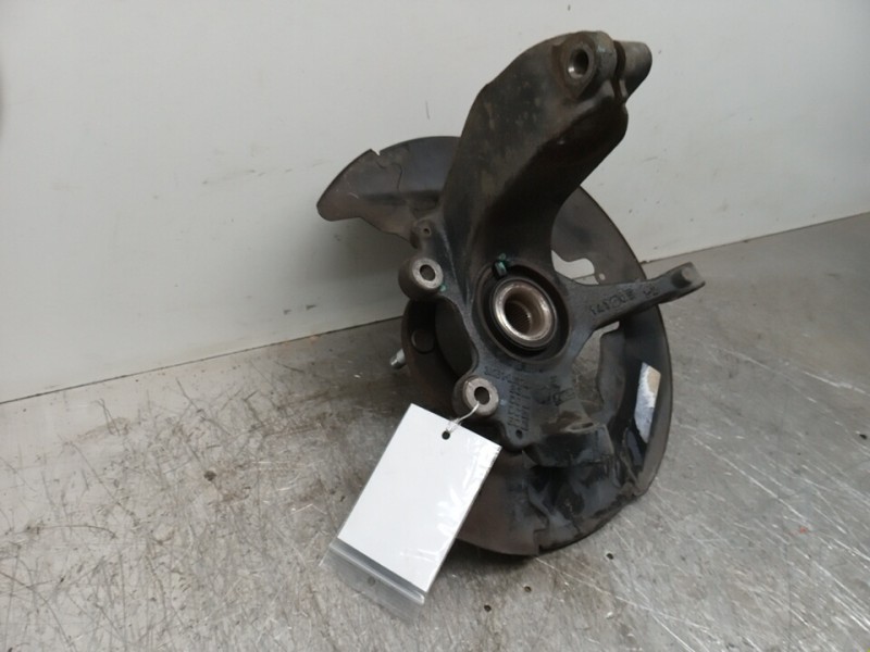 Recambio de mangueta delantera derecha para volvo v50 familiar 1.8 kinetic referencia OEM IAM 31212948  