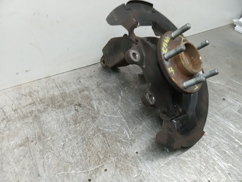 Recambio de mangueta delantera izquierda para volvo v50 familiar 1.8 kinetic referencia OEM IAM 31212947  