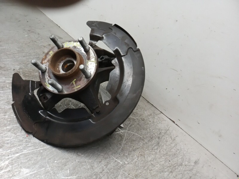 Recambio de mangueta delantera izquierda para volvo v50 familiar 1.8 kinetic referencia OEM IAM 31212947  