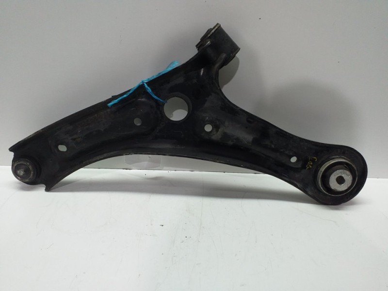 Recambio de brazo suspension superior delantero derecho para ford ecosport trend referencia OEM IAM  GLQCB 