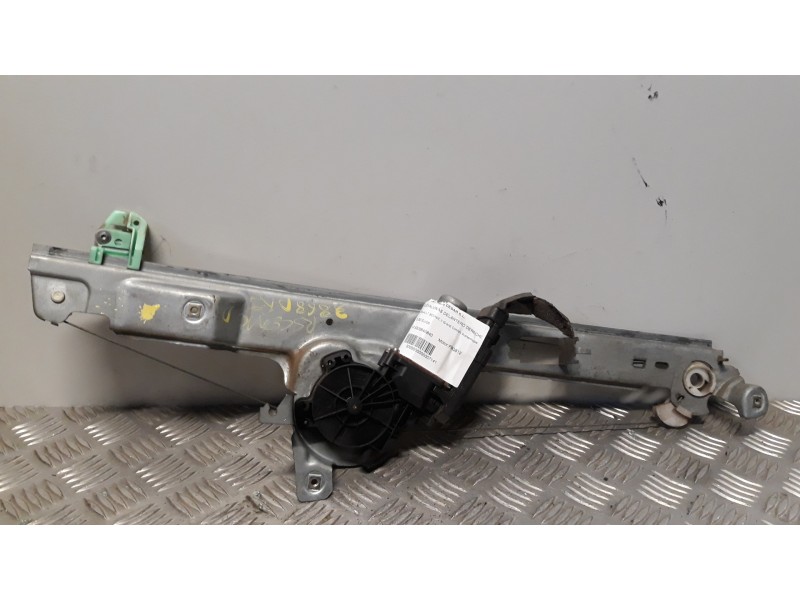 Recambio de elevalunas delantero derecho para renault scenic ii grand confort authentique referencia OEM IAM 8200646840  