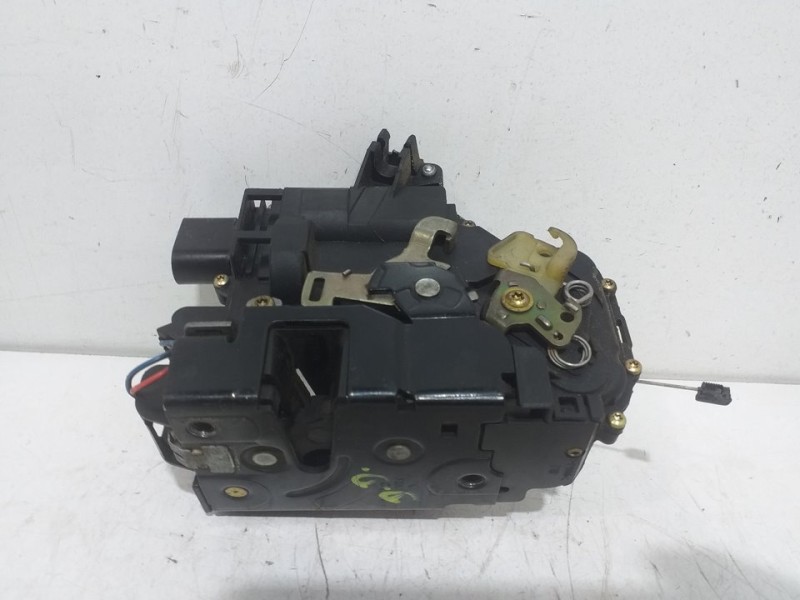 Recambio de cerradura puerta delantera derecha para seat toledo (1m2) signo referencia OEM IAM 1J0973714  