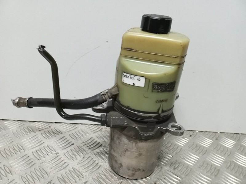 Recambio de bomba direccion para ford focus berlina (cap) ghia referencia OEM IAM 4M513K51AD  