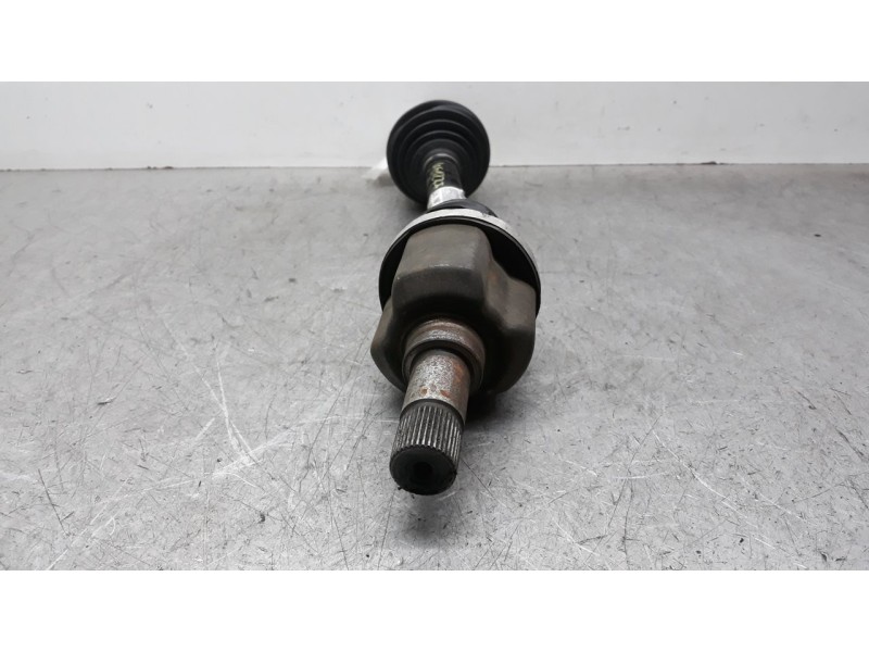 Recambio de transmision delantera izquierda para peugeot 5008 active referencia OEM IAM 3272QA  