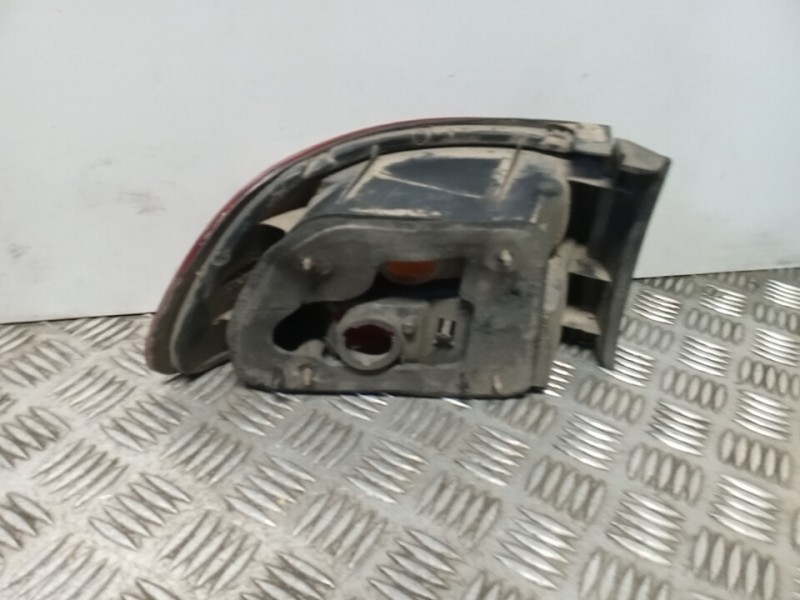 Recambio de piloto trasero derecho para honda civic berlina (eg/eh) referencia OEM IAM   