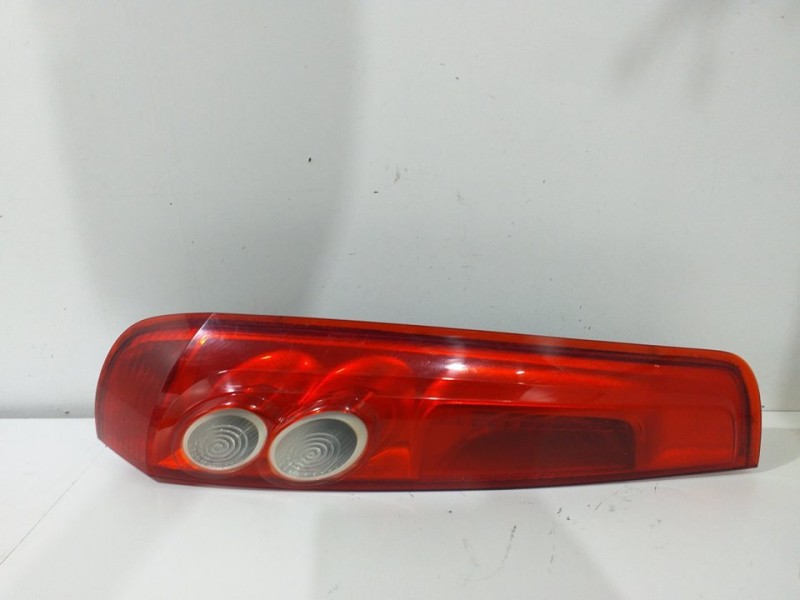 Recambio de piloto trasero izquierdo para ford fiesta (cbk) ambiente referencia OEM IAM   