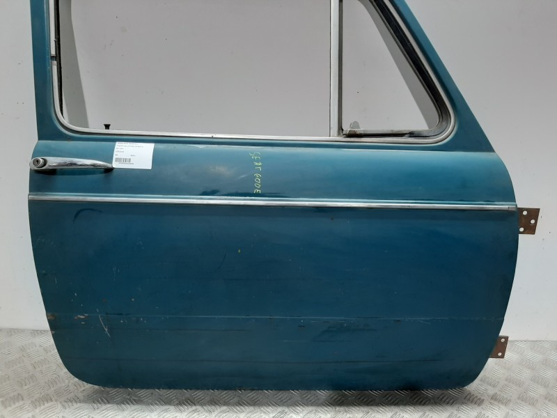 Recambio de puerta delantera derecha para seat 600 e referencia OEM IAM  AZUL 