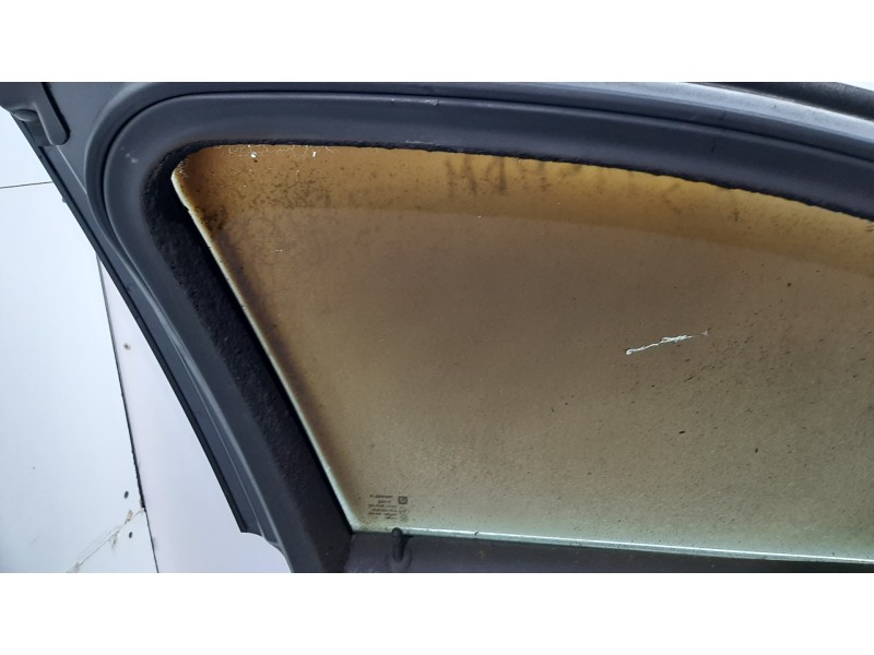 Recambio de puerta delantera izquierda para opel insignia berlina excellence referencia OEM IAM  GRIS 