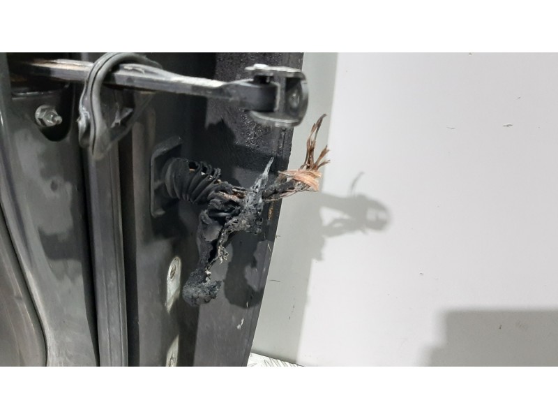 Recambio de puerta delantera izquierda para opel insignia berlina excellence referencia OEM IAM  GRIS 