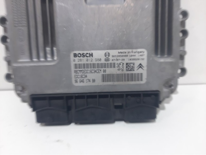 Recambio de centralita motor uce para citroën c4 picasso sx referencia OEM IAM 0281012980 BOSCH 