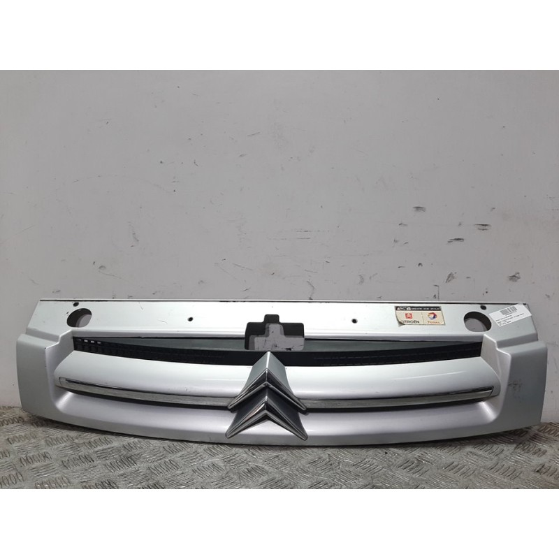 Recambio de rejilla delantera para citroën berlingo 1.9d magic familiar referencia OEM IAM 7804N2 GRIS 