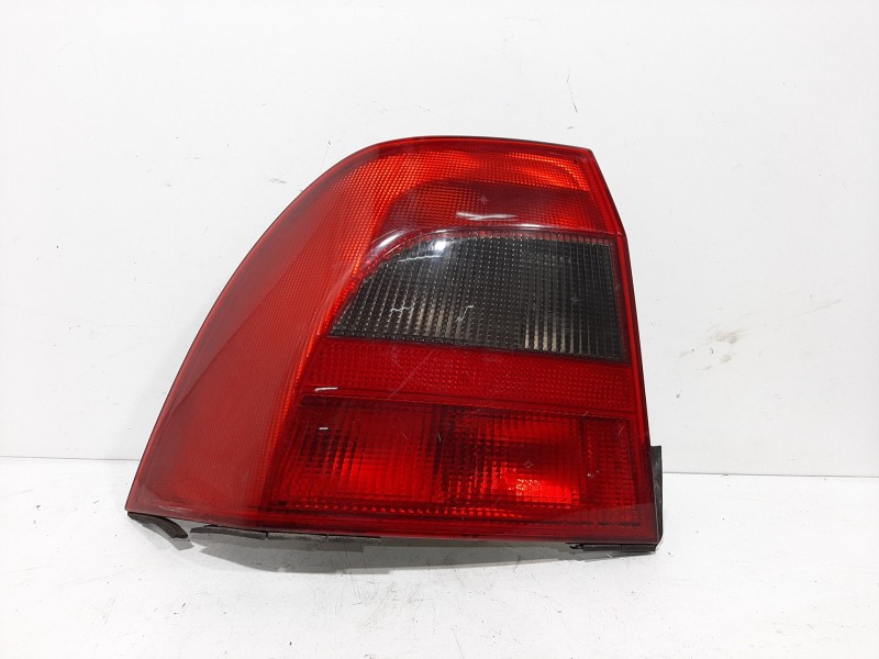 Recambio de piloto trasero izquierdo para opel vectra b berlina comfort referencia OEM IAM 09119527  