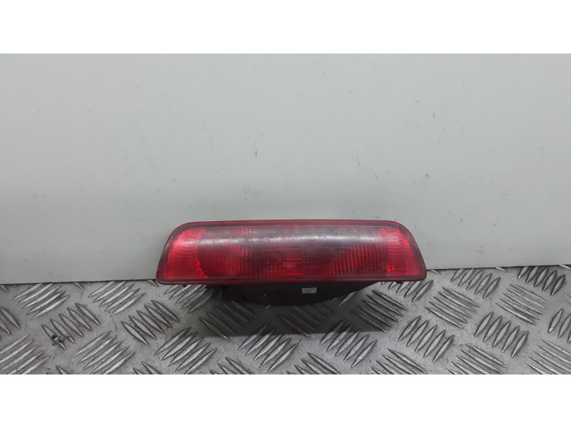 Recambio de piloto trasero central paragolpes para nissan qashqai (j10) acenta 4x4 referencia OEM IAM   