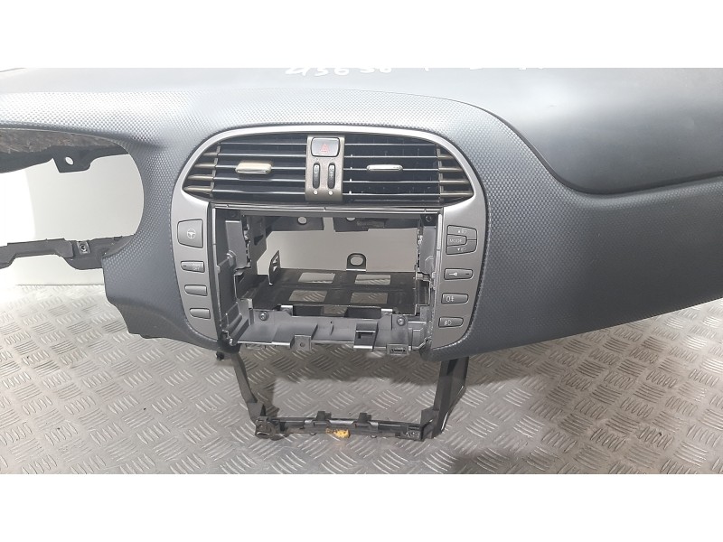 Recambio de salpicadero para fiat bravo (198) 1.9 active multijet referencia OEM IAM 0735521741  