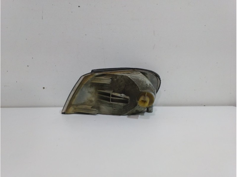 Recambio de piloto delantero derecho para opel vectra b berlina centenial referencia OEM IAM   