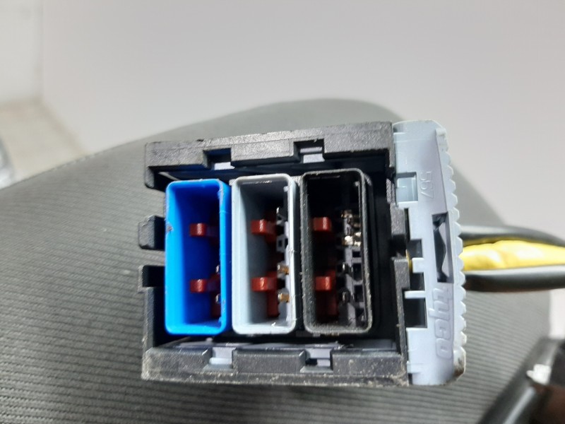 Recambio de asiento delantero derecho para fiat bravo (198) 1.9 active multijet referencia OEM IAM   