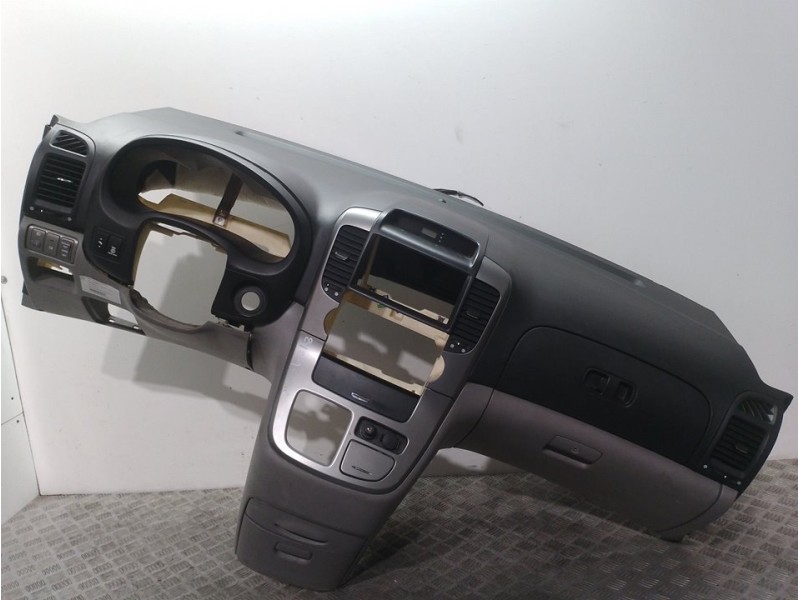 Recambio de salpicadero para kia carnival 2.9 crdi vgt active referencia OEM IAM 847104D051VA  