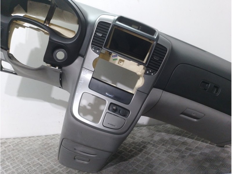 Recambio de salpicadero para kia carnival 2.9 crdi vgt active referencia OEM IAM 847104D051VA  