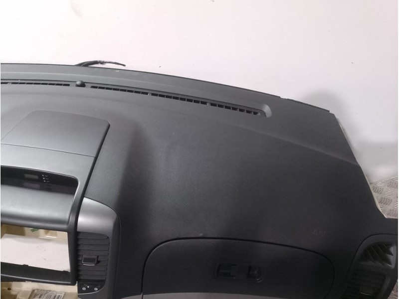 Recambio de salpicadero para kia carnival 2.9 crdi vgt active referencia OEM IAM 847104D051VA  