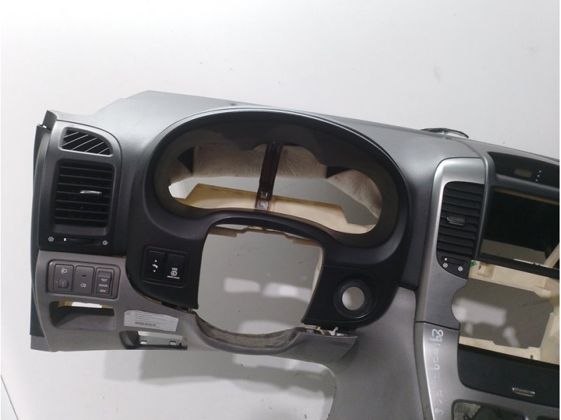 Recambio de salpicadero para kia carnival 2.9 crdi vgt active referencia OEM IAM 847104D051VA  