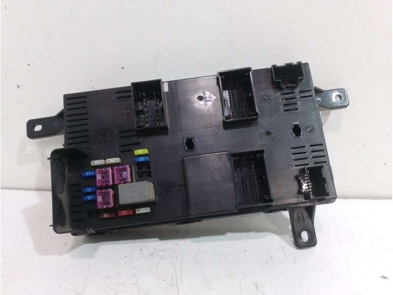 Recambio de caja reles / fusibles para kia carnival 2.9 crdi vgt active referencia OEM IAM 919584D080  