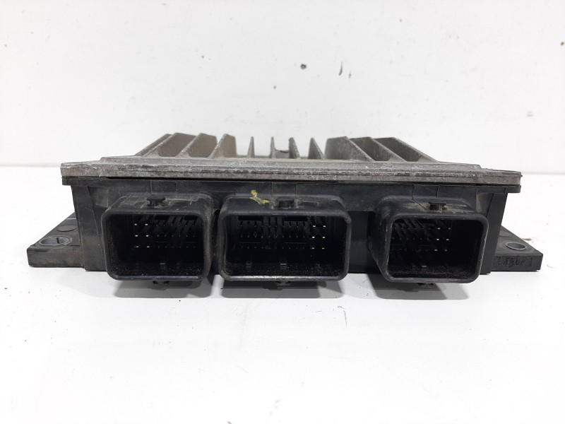 Recambio de centralita motor uce para renault modus authentique referencia OEM IAM 8200399038 8200619409 