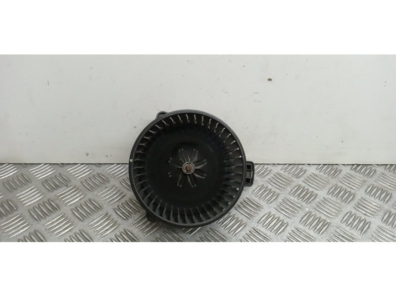 Recambio de motor calefaccion para kia carnival 2.9 crdi vgt active referencia OEM IAM B308830190  