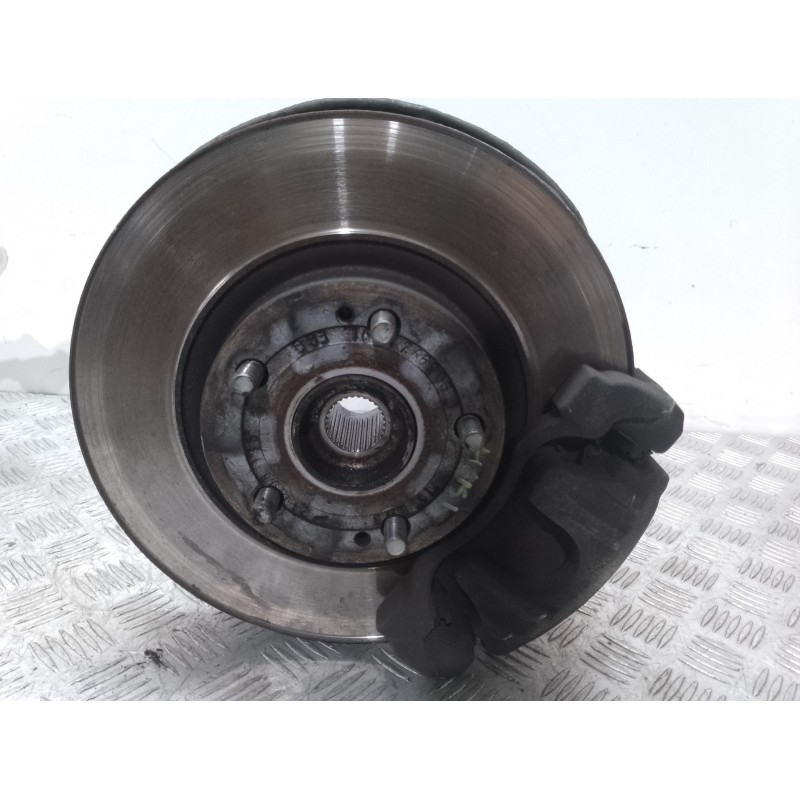 Recambio de mangueta delantera derecha para toyota corolla verso (r1) 2,2 d-4d sport referencia OEM IAM   