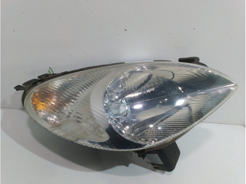 Recambio de faro derecho para citroën xsara picasso 1.6 exclusive referencia OEM IAM 6205W0  