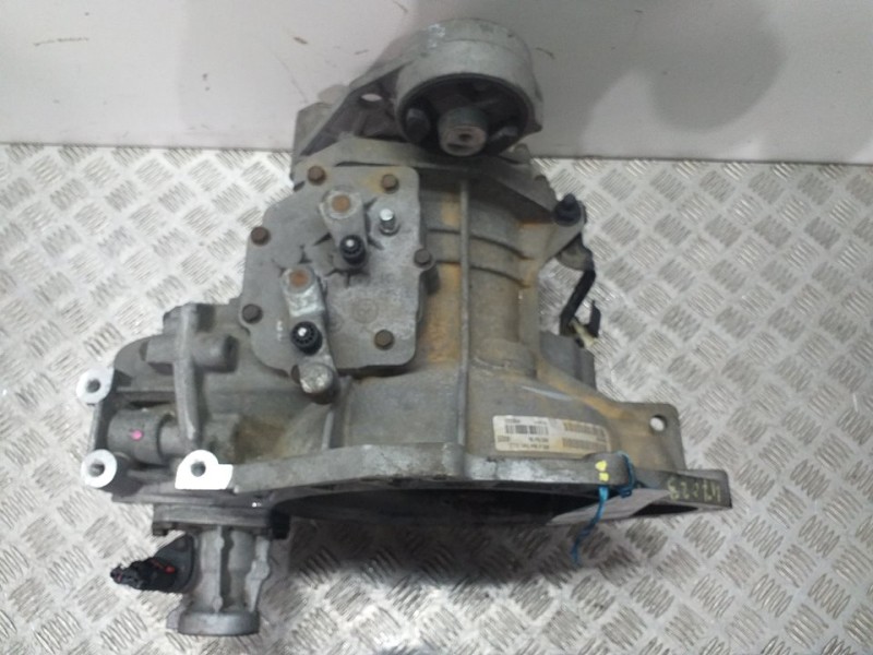 Recambio de caja cambios para chrysler voyager (rg) 2.5 crd lx referencia OEM IAM P04641928AF  