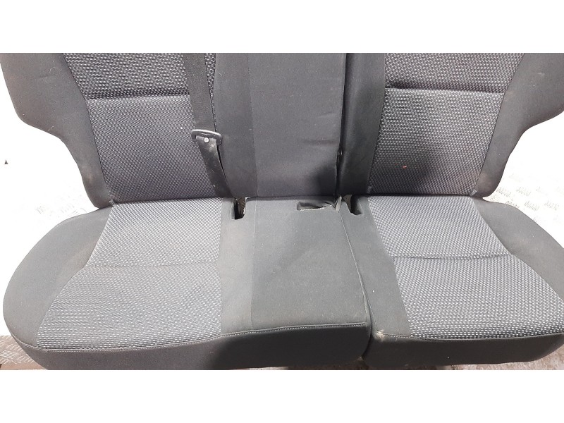 Recambio de asientos traseros para toyota auris live referencia OEM IAM   