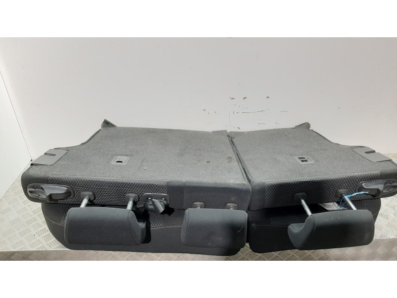 Recambio de asientos traseros para toyota auris live referencia OEM IAM   
