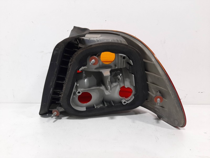 Recambio de piloto trasero izquierdo para bmw serie 3 berlina (e46) 323i referencia OEM IAM 63216946533  