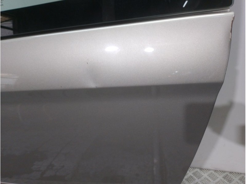 Recambio de puerta trasera izquierda para chrysler voyager (rg) 2.5 crd lx referencia OEM IAM 04717633AM MARRON 