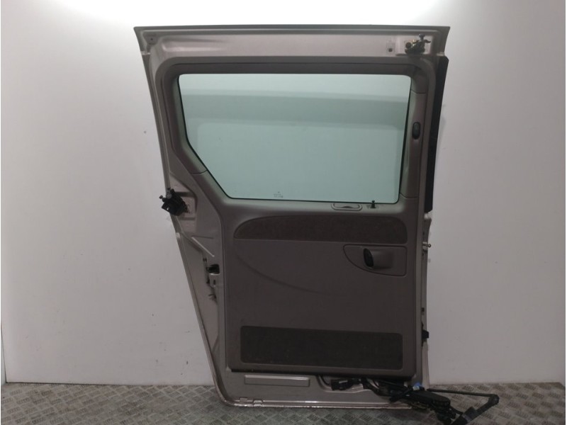 Recambio de puerta trasera izquierda para chrysler voyager (rg) 2.5 crd lx referencia OEM IAM 04717633AM MARRON 