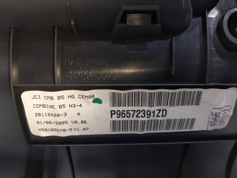 Recambio de cuadro instrumentos para citroën c4 berlina sx referencia OEM IAM 96572391ZD  