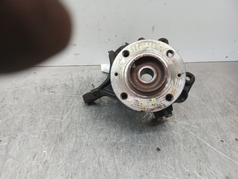 Recambio de mangueta delantera derecha para peugeot 207 confort referencia OEM IAM 1607557580  