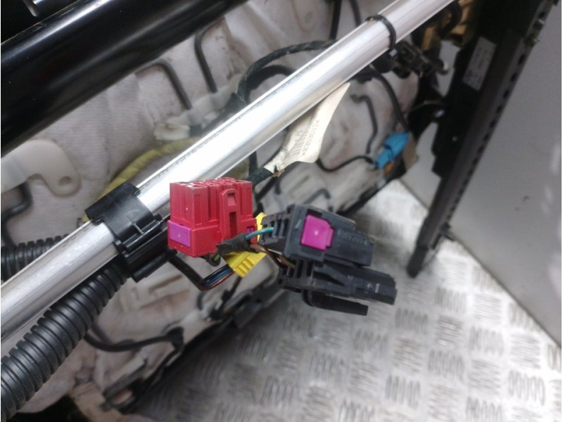 Recambio de asiento delantero derecho para audi a4 avant (8e) 1.8 t referencia OEM IAM   
