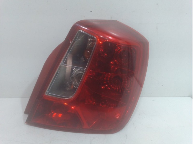 Recambio de piloto trasero derecho para daewoo nubira berlina sx (1999) referencia OEM IAM 96272042  