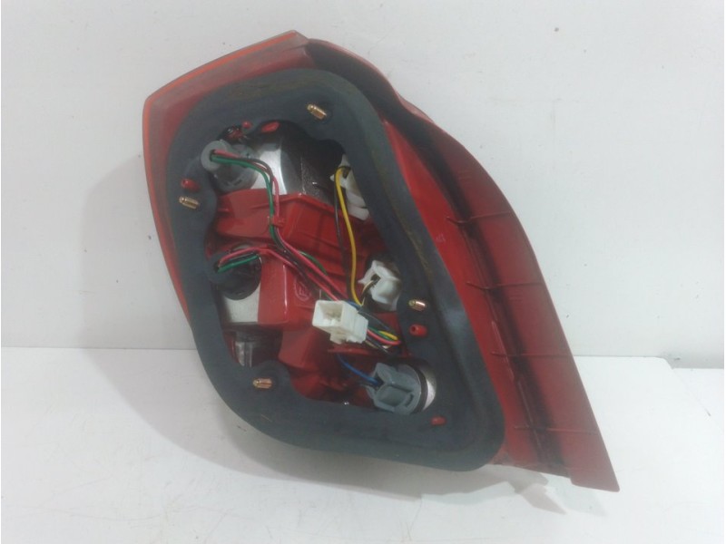 Recambio de piloto trasero derecho para daewoo nubira berlina sx (1999) referencia OEM IAM 96272042  