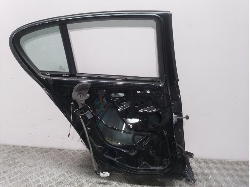Recambio de puerta trasera izquierda para bmw serie 1 berlina (e81/e87) 116i referencia OEM IAM  NEGRO 