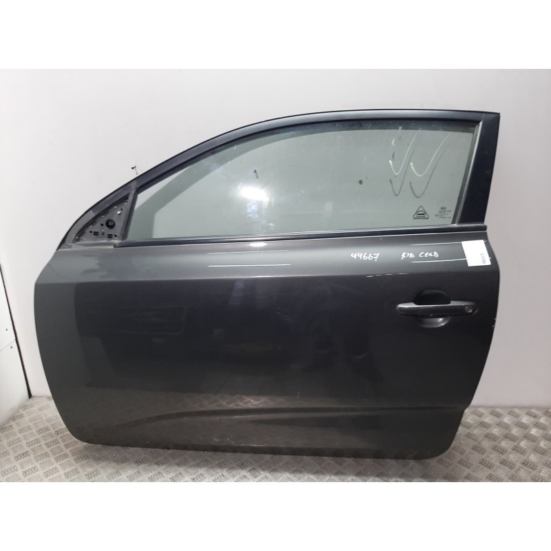 Recambio de puerta delantera izquierda para kia cee´d active referencia OEM IAM 760031H000  