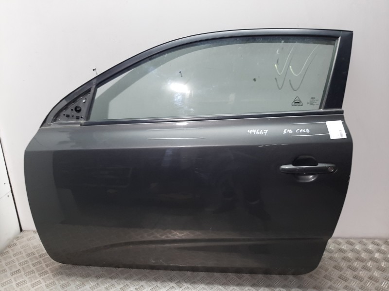 Recambio de puerta delantera izquierda para kia cee´d active referencia OEM IAM 760031H000  