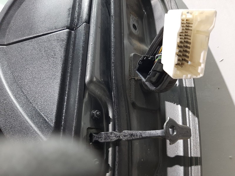 Recambio de puerta delantera izquierda para kia cee´d active referencia OEM IAM 760031H000  